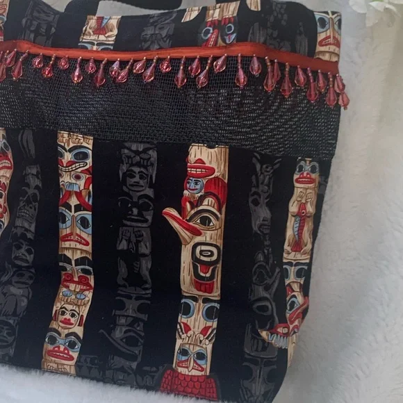 NEW ⭐️ ARTISAN 💼 1 of a Kind, TOTE Totem Pole, quality designed - Picture 3 of 16